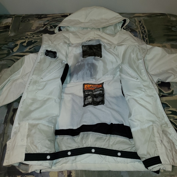 DC winter snowboard coat jacket - Picture 15 of 16